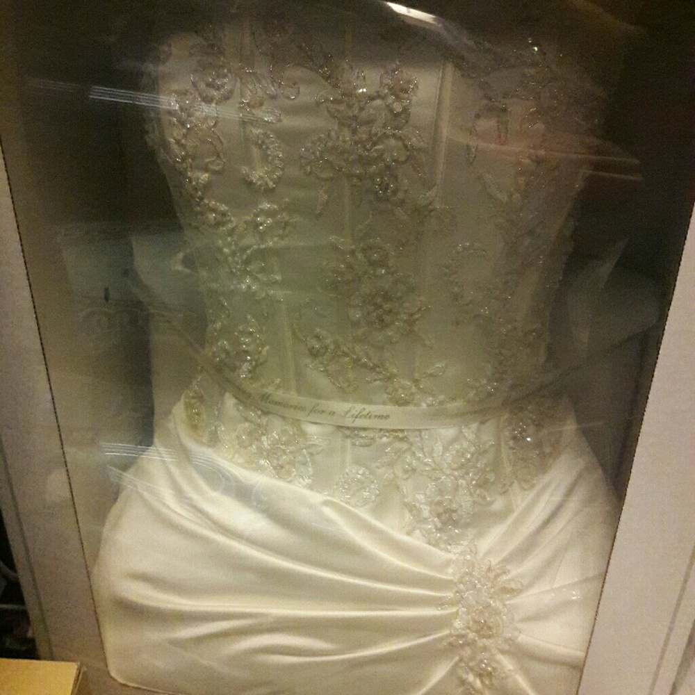 Wedding dress